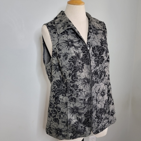 Christopher & Banks Medium Floral Flossed Zip Up Vest - Picture 2 of 11